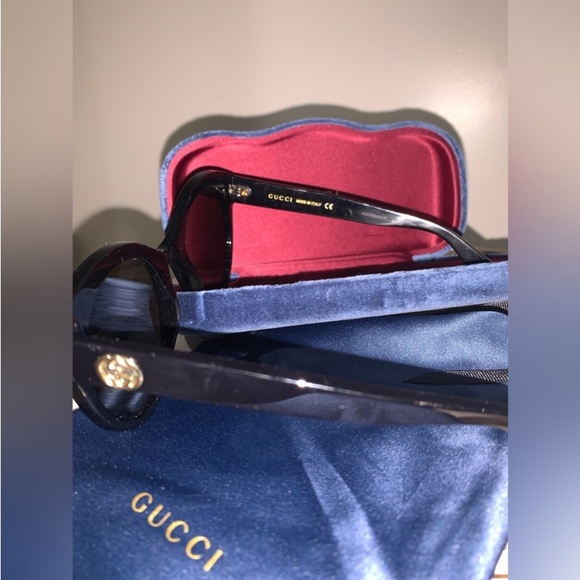 GUCCI SUNSHADES- BLACK - Picture 5 of 6